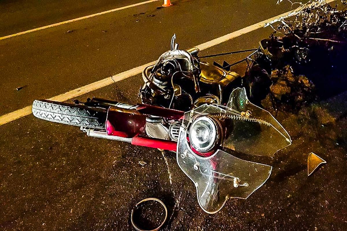 Мотоцикл двигался на большой скорости и не справился с управлением Мотоцикл двигался на большой скорости и не справился с управлением