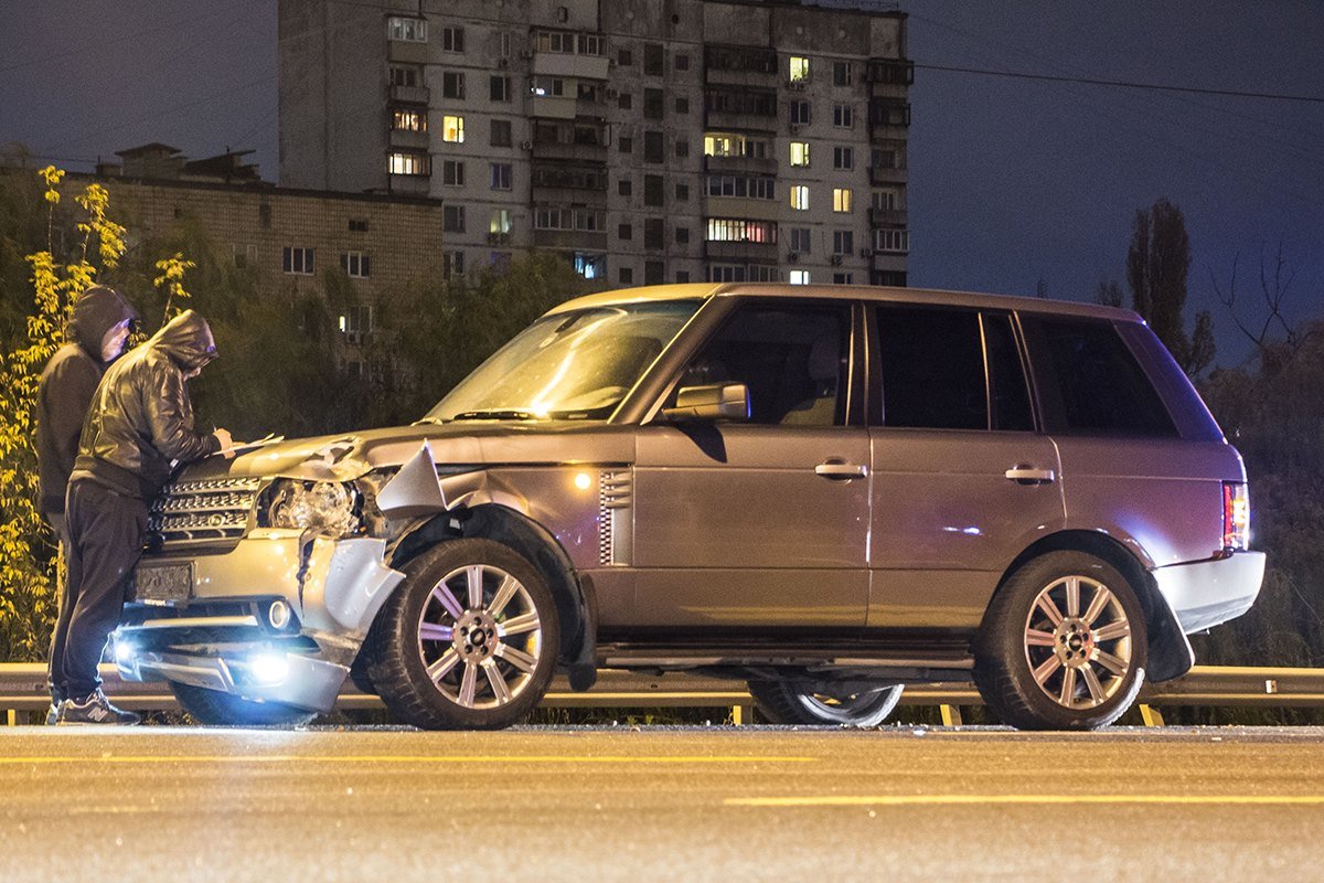 На проспекте Соборности Range Rover насмерть сбил пешехода На проспекте Соборности Range Rover насмерть сбил пешехода