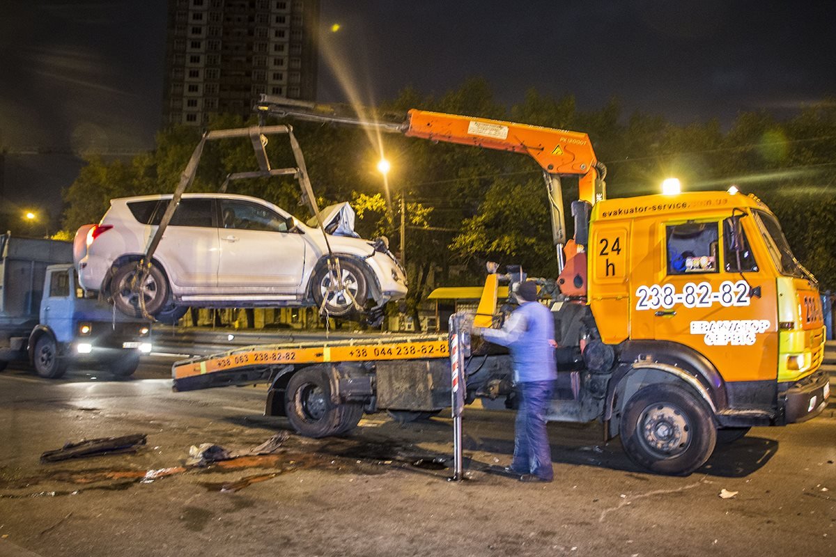 Иномарку эвакуировали на штрафплощадку Иномарку эвакуировали на штрафплощадку