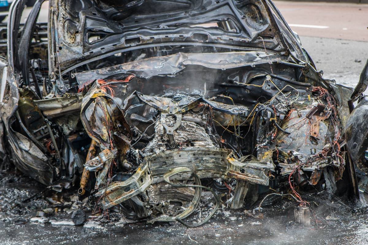 Машина выгорела полностью