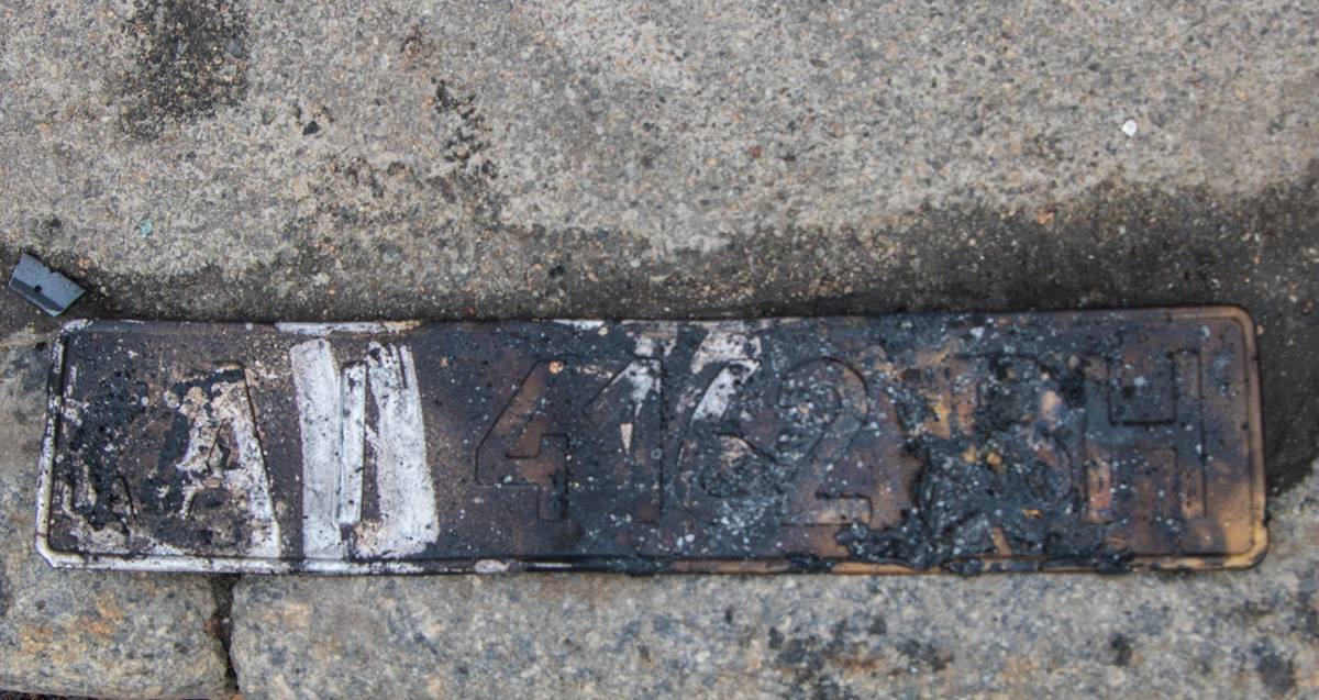 Вся машина сгорела до тла