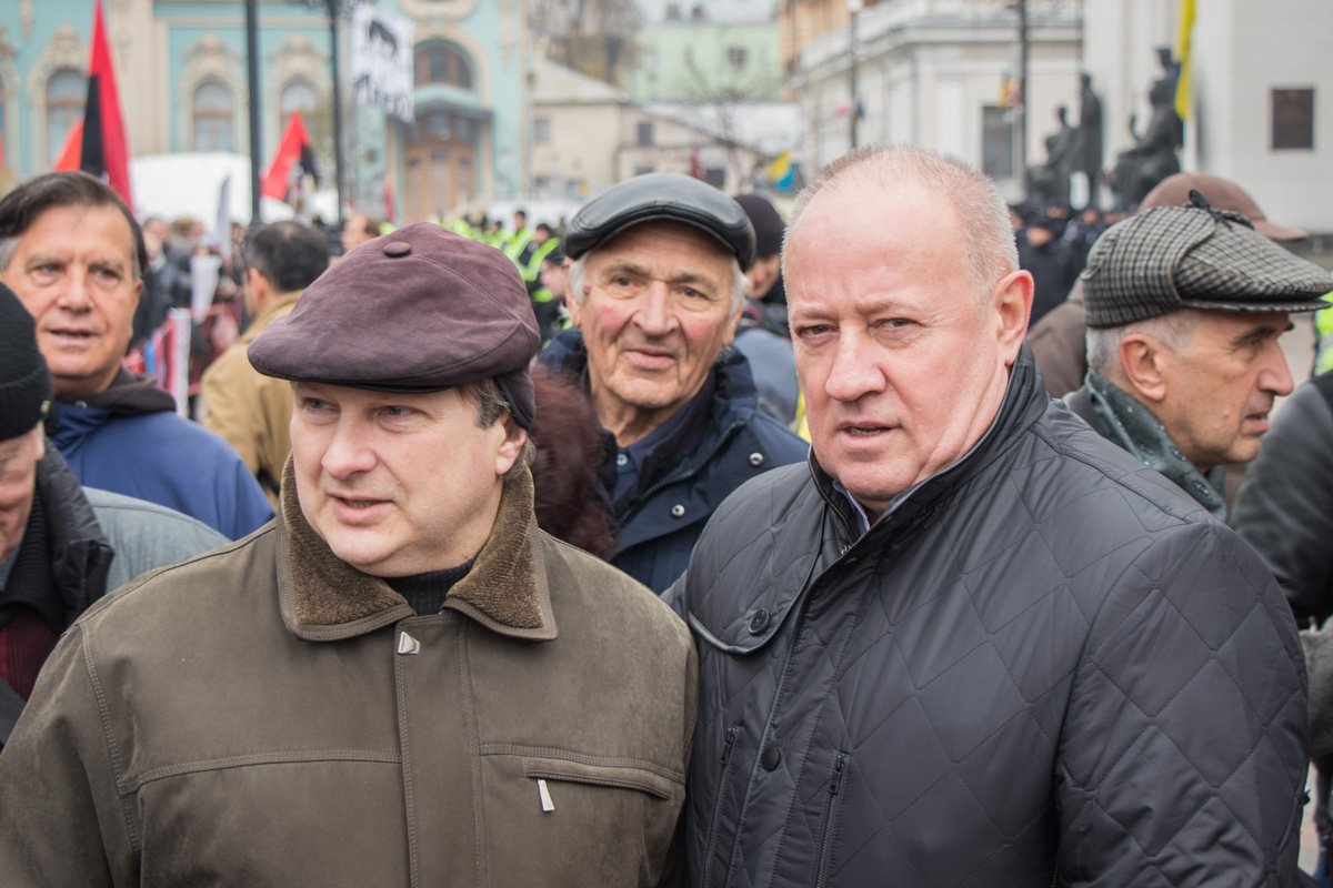 На митинге выступал народный депутат Виктор Чумак