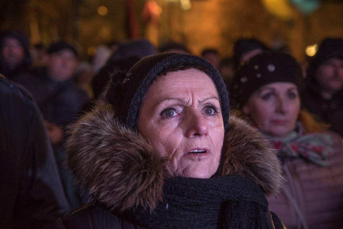 Люди встречали речь Саакашвили аплодисментами