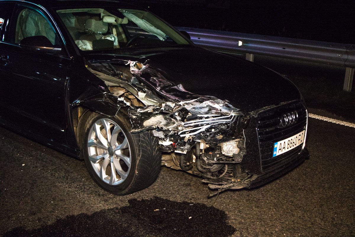 Audi не успела затормозить перед перестроившимся в его ряд автомобилем «Таврия»