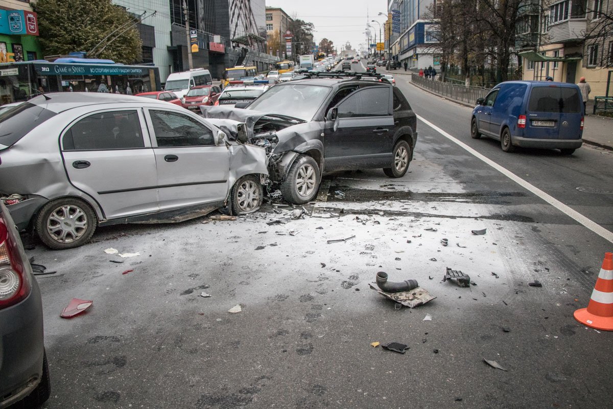 ДТП заблокировало движение автомобилей