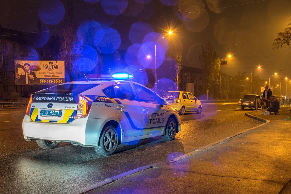 На место ДТП прибыли 2 экипажа полиции