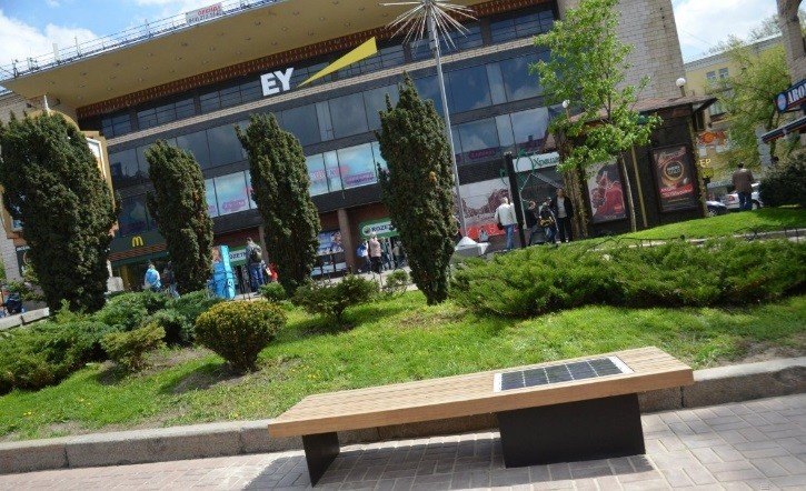 В Голосеево хотят закупить солнечные скамейки, металлические информационные таблички и оборудование системы автономного уличного освещения В Голосеево хотят закупить солнечные скамейки, металлические информационные таблички и оборудование системы автономного уличного освещения