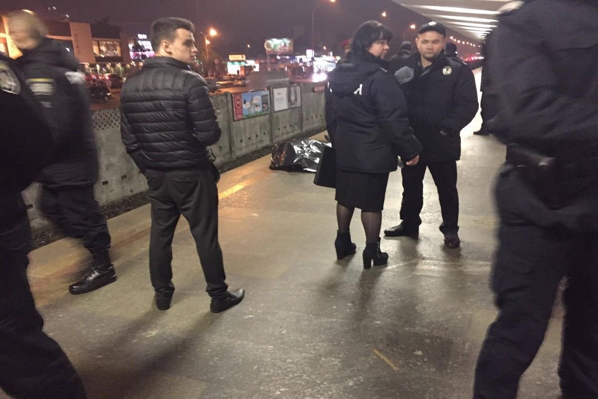 По предварительной информации, погибший сам бросился под поезд По предварительной информации, погибший сам бросился под поезд