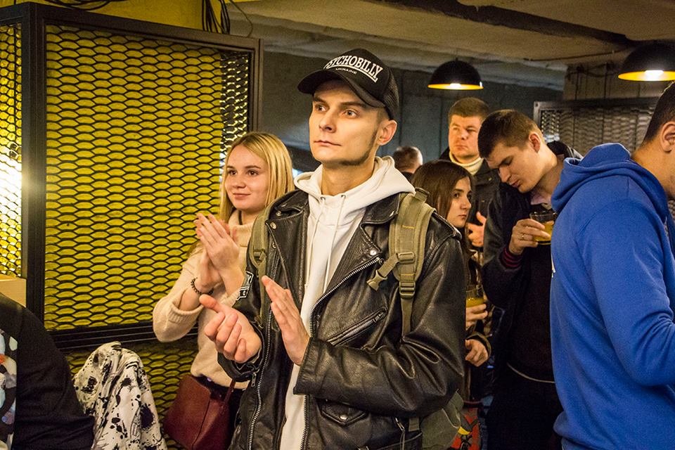 На премьеру нового гаджета пришло полсотни человек