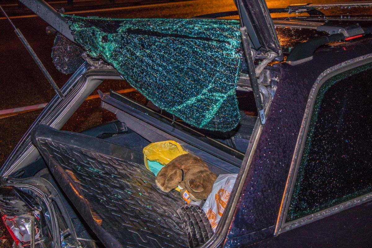 Задняя часть Audi полностью разбита