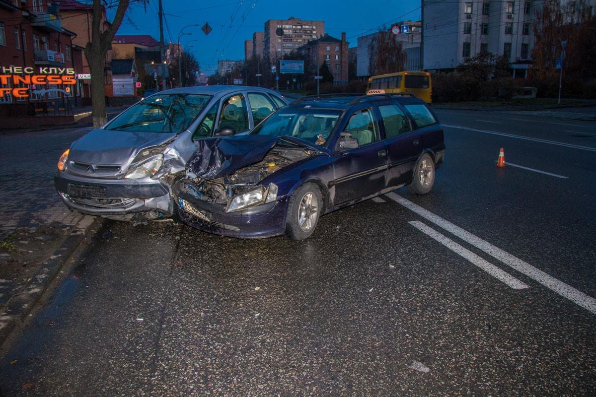 Таксист выполнял заказ