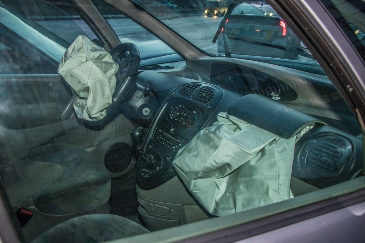 В Citroen сработали подушки безопасности 