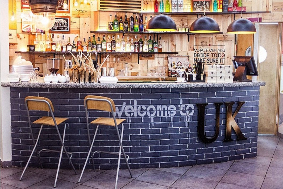 Согреться вином с корицей и медом: где в Киеве делают самый вкусный глинтвейн 1