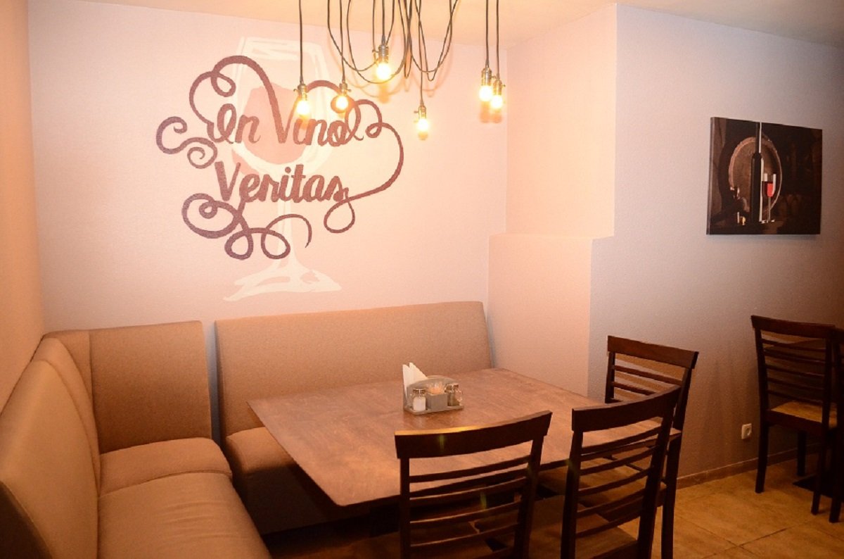 Согреться вином с корицей и медом: где в Киеве делают самый вкусный глинтвейн 5