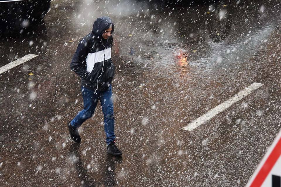 На дорогах стало скользко