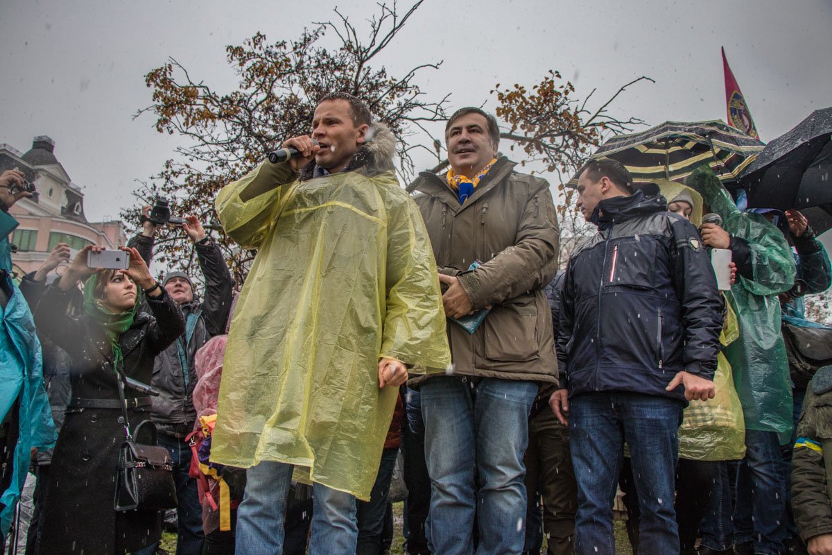 На митинге выступил нардеп Юрий Деревянко