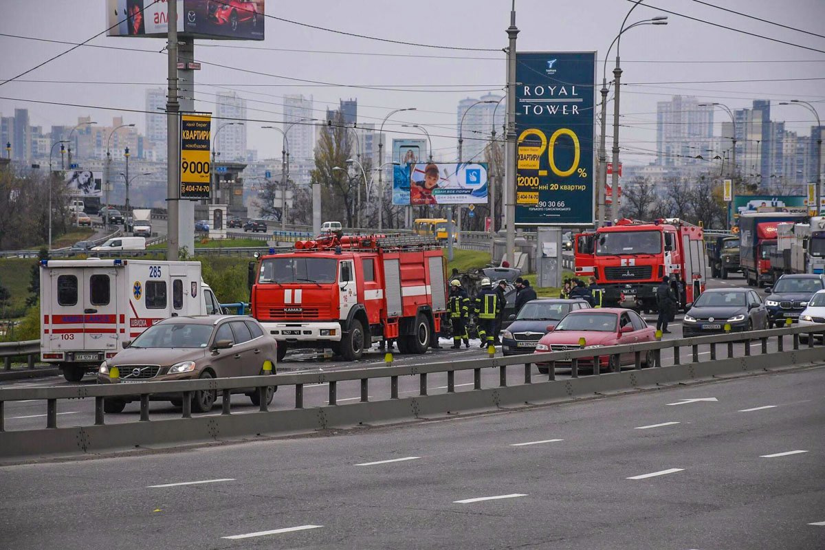 Пробки на этом участке дороги нет Пробки на этом участке дороги нет