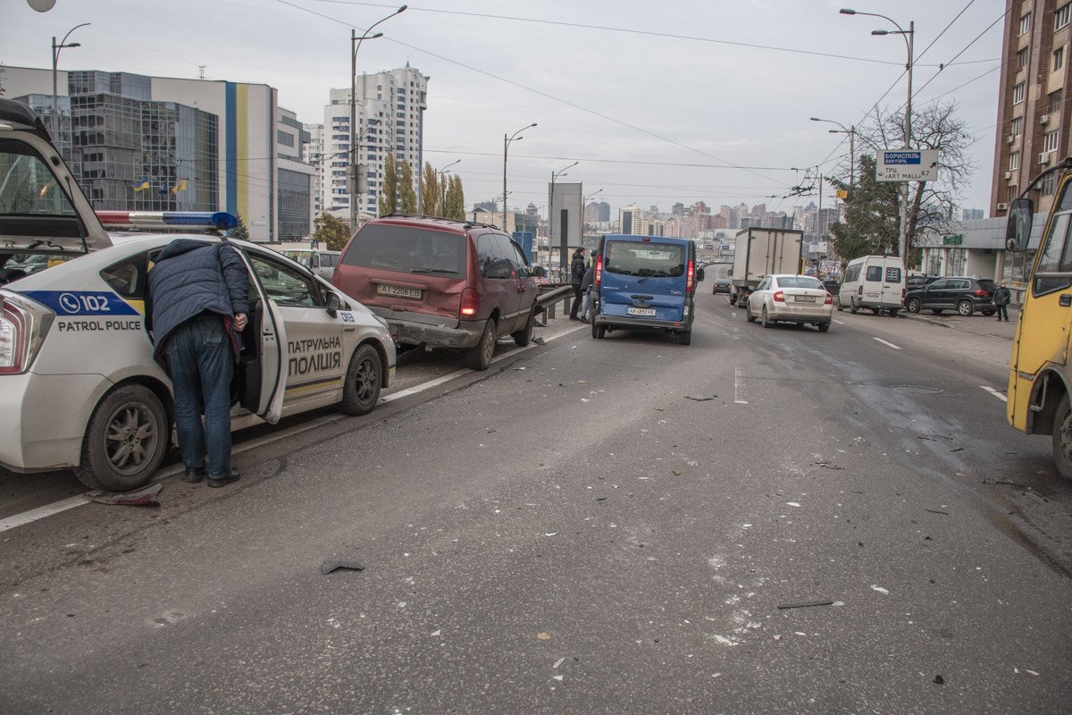 На место происшествия приехала полиция