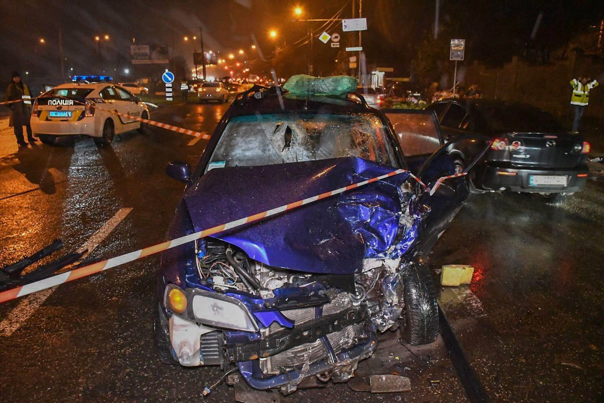 Водителя Mitsubishi увезли в больницу, пассажир погиб на месте аварии Водителя Mitsubishi увезли в больницу, пассажир погиб на месте аварии