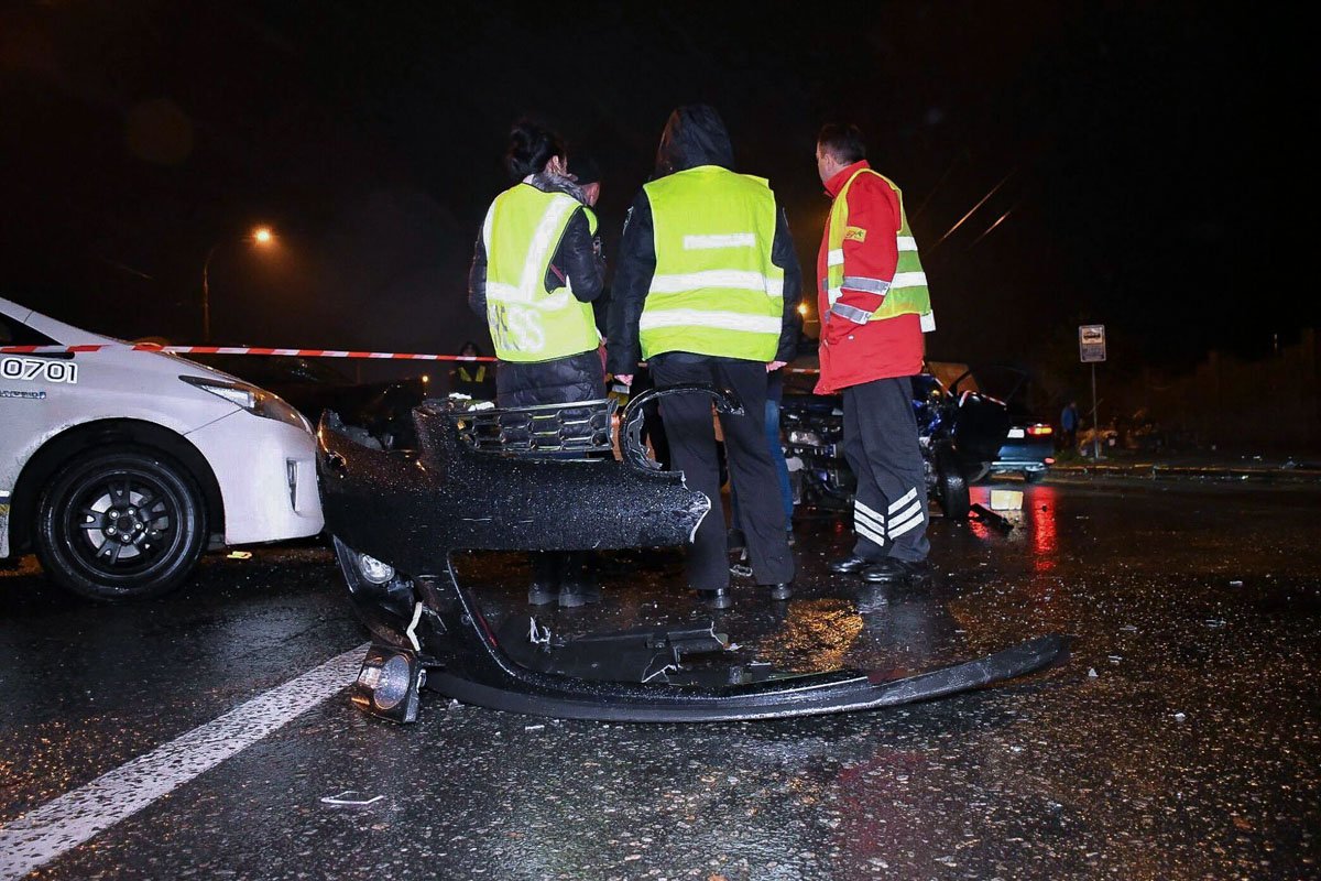 На месте работают и медики На месте работают и медики