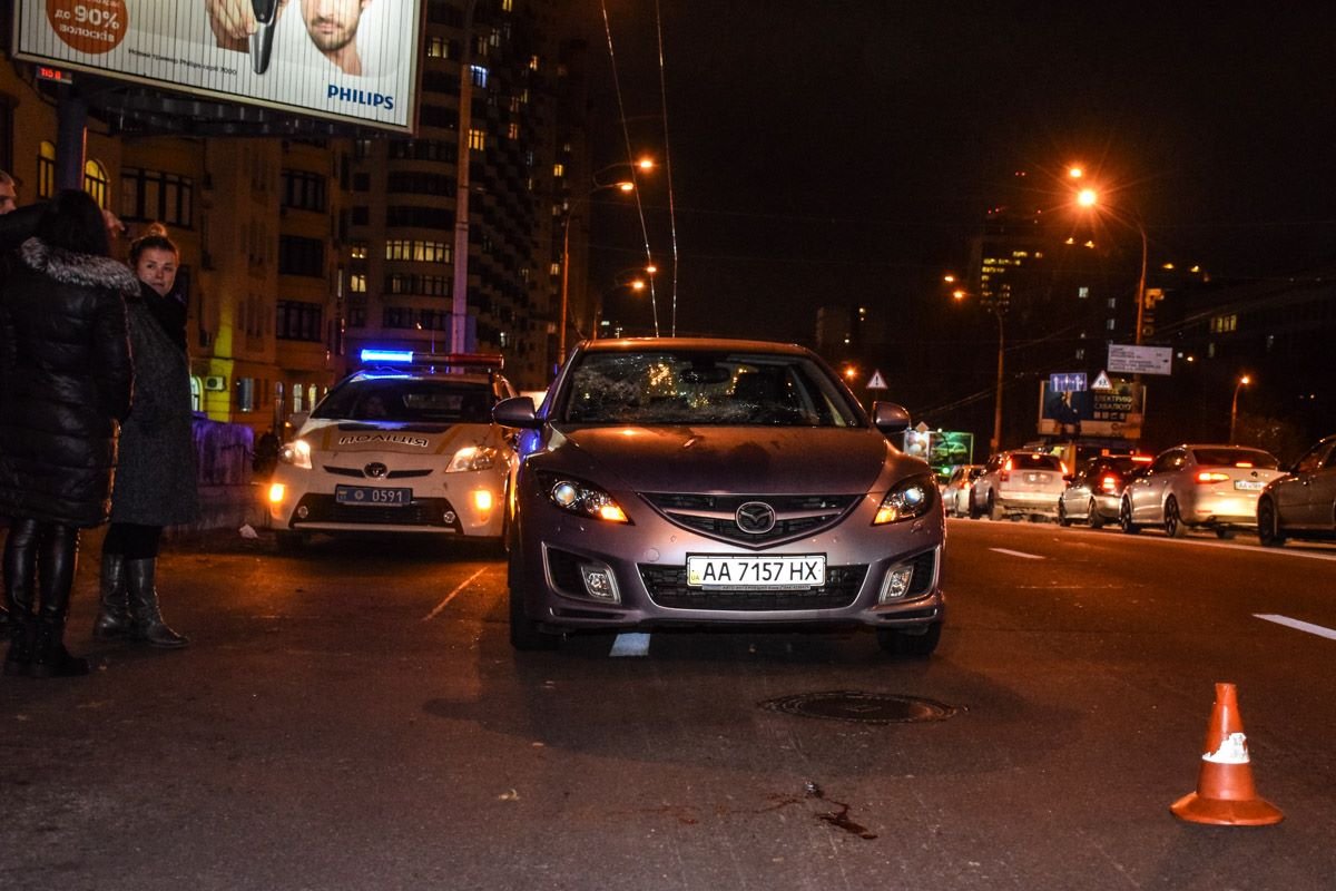 Прибывшие на место столкновения полицейские рассказали, что 52-летний мужчина пересекал дорогу в непредназначенном месте.