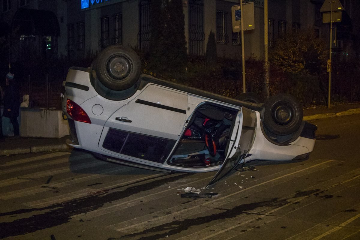 Девушка-водитель Geely чудом не пострадала