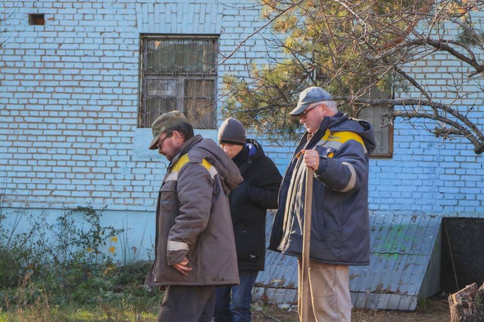 Его забрал катафалк прямо с автобуса около 11 часов утра Его забрал катафалк прямо с автобуса около 11 часов утра