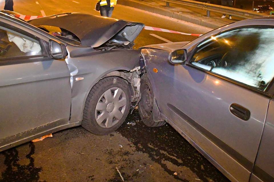 Mitsubishi Lanser 10 врезался в Nissan Almera Mitsubishi Lanser 10 врезался в Nissan Almera