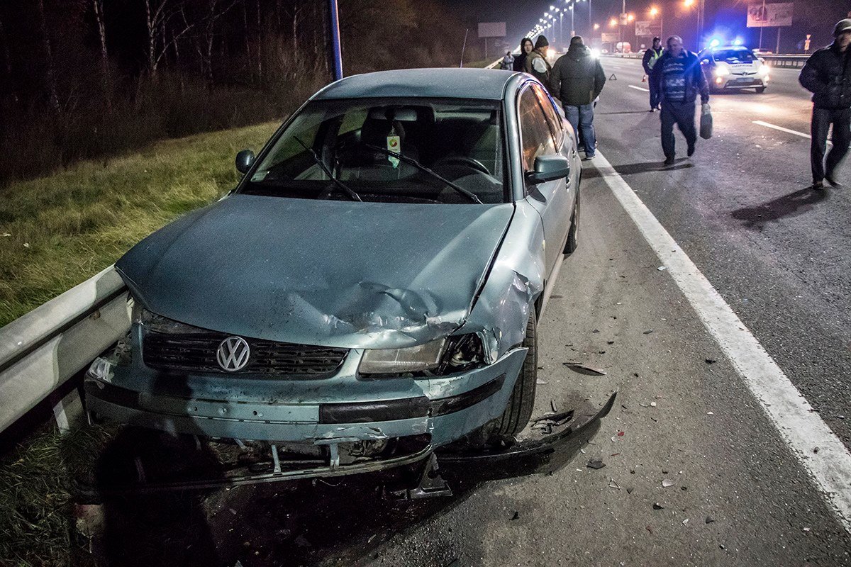 Водитель Volkswagen не смог уйти от столкновения