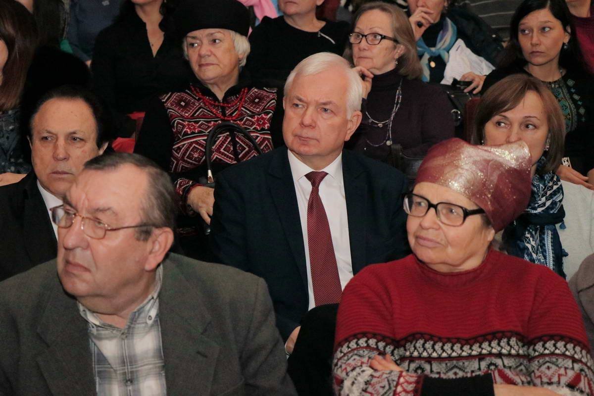 Поздравил писателя с выходом романа генерал армии Украины Николай Маломуж