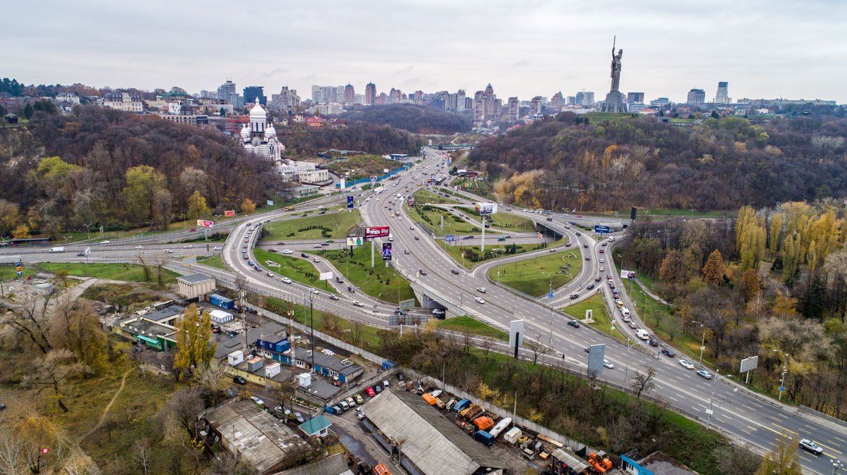 Заезд на мост с правого берега Киева