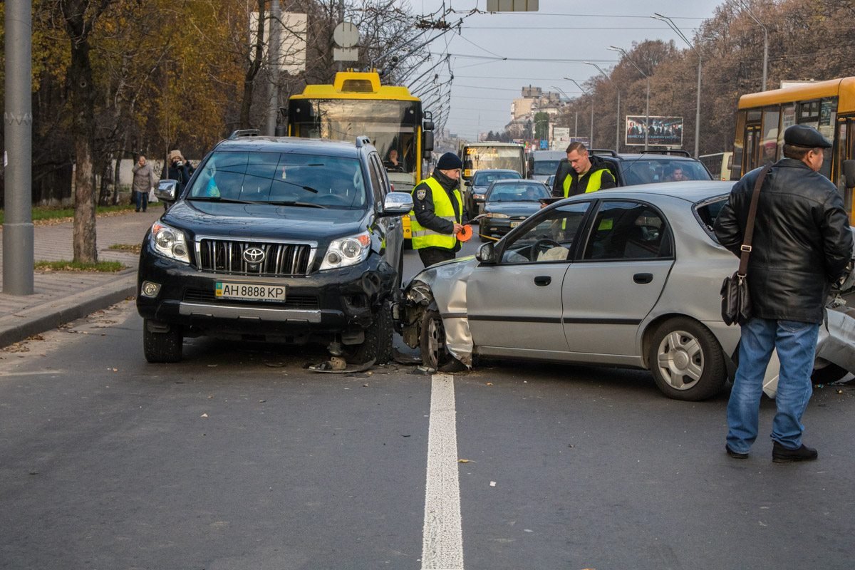 Водителя Daewoo Lanos госпитализировали Водителя Daewoo Lanos госпитализировали