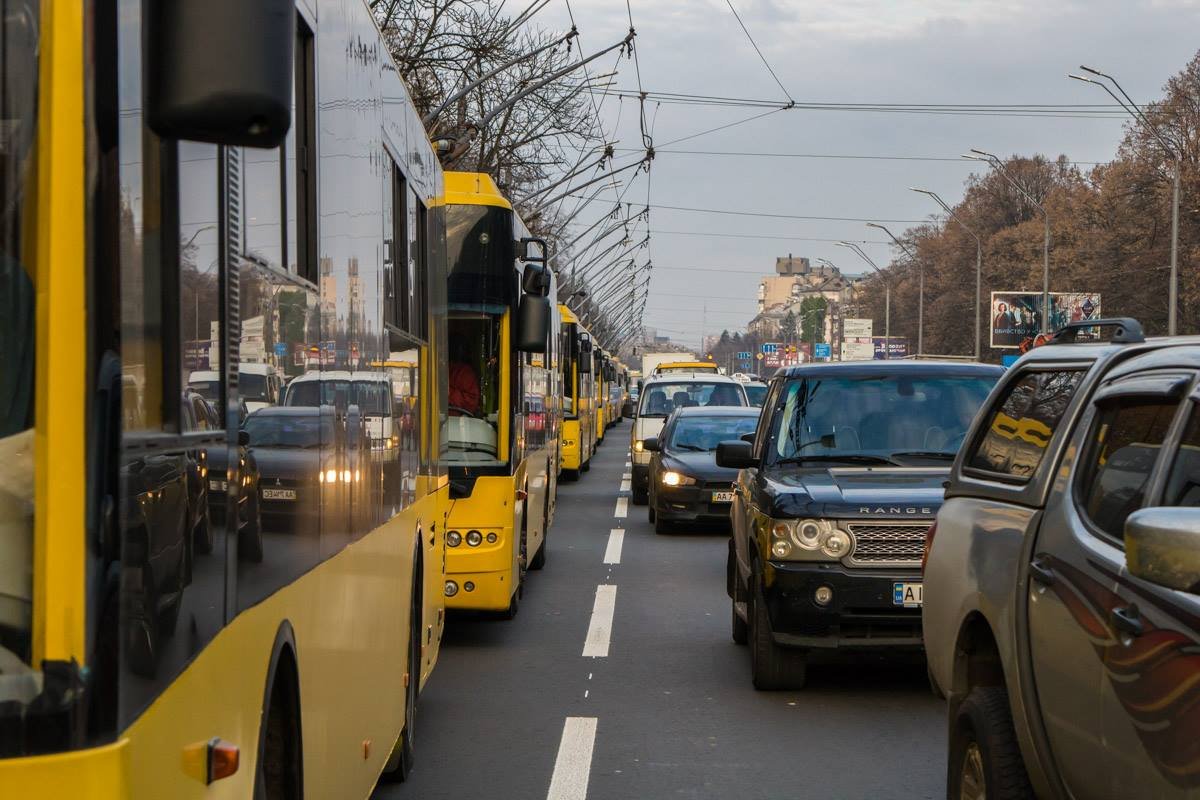 Из-за ДТП движение электротранспорта парализовало на полтора часа Из-за ДТП движение электротранспорта парализовало на полтора часа