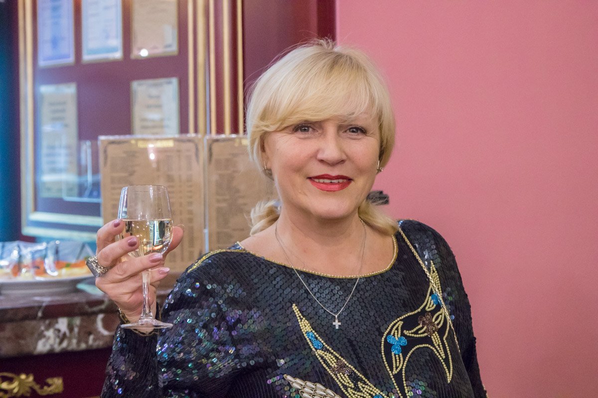 Платье с паетками - наше все Платье с паетками - наше все