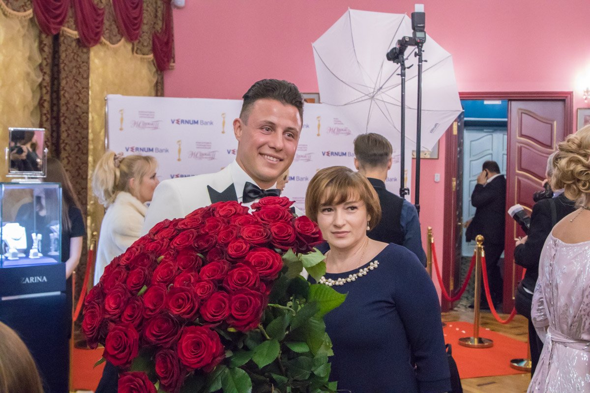 Почти миллион алых роз Почти миллион алых роз