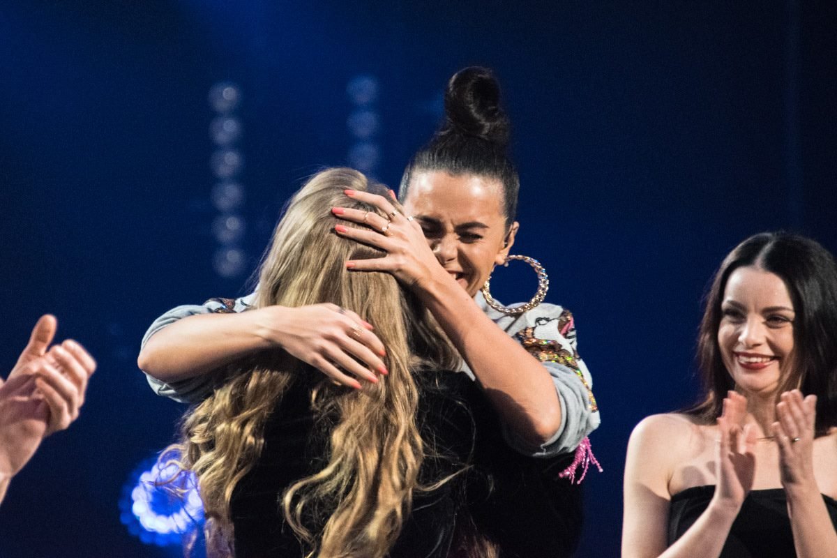 Настя Каменских радуется, что ее команда прошла в следующий эфир в полном составе