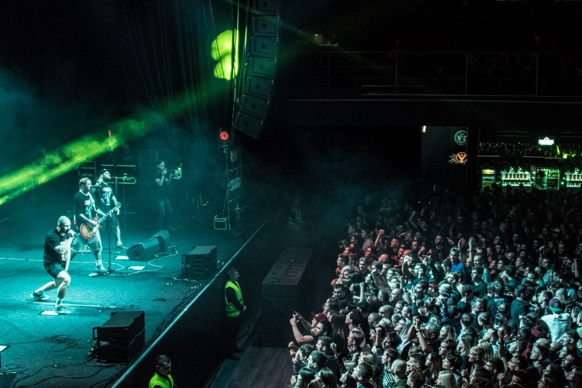 Зрители восторженно встретили своих кумиров