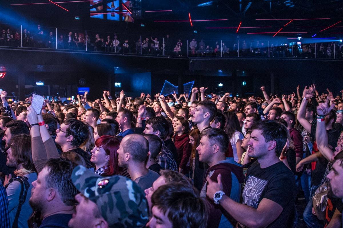 Слушатели пели вместе с группой