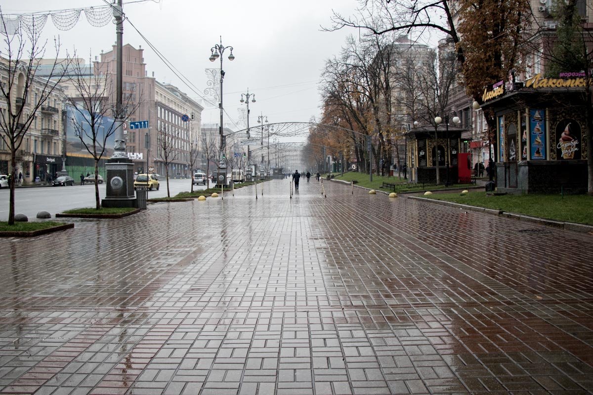 День. Майдан. Пустота.