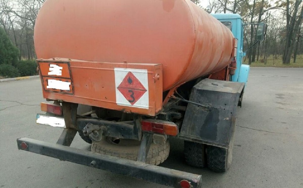 В Киевской области группа иранцев украли на АЗС 520 л топлива В Киевской области группа иранцев украли на АЗС 520 л топлива