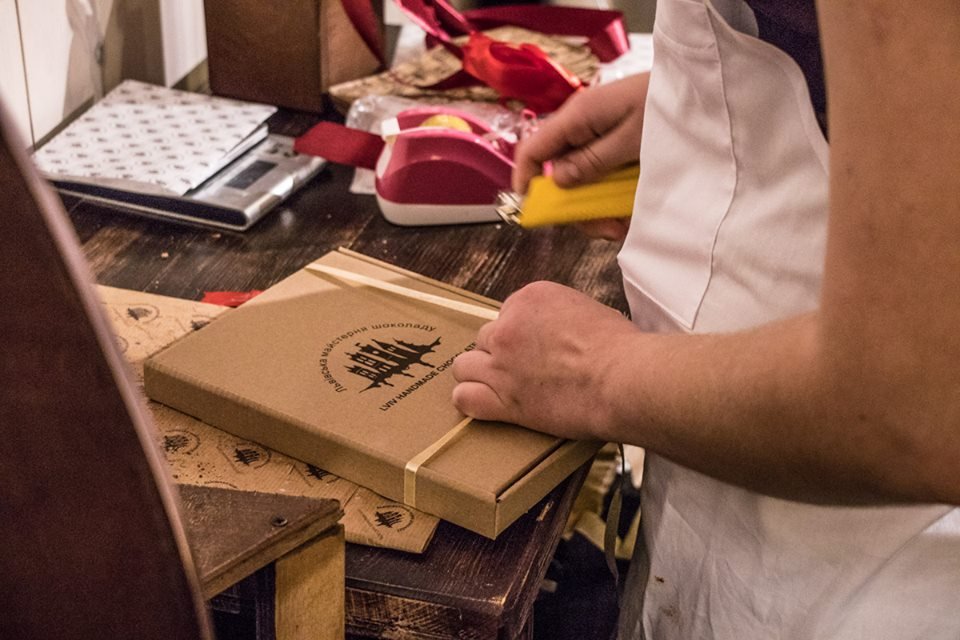 В шоколаднице можно приобрести также оригинальный подарок девушке или парню В шоколаднице можно приобрести также оригинальный подарок девушке или парню