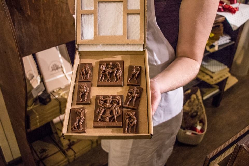 И заодно подучить камасутру И заодно подучить камасутру