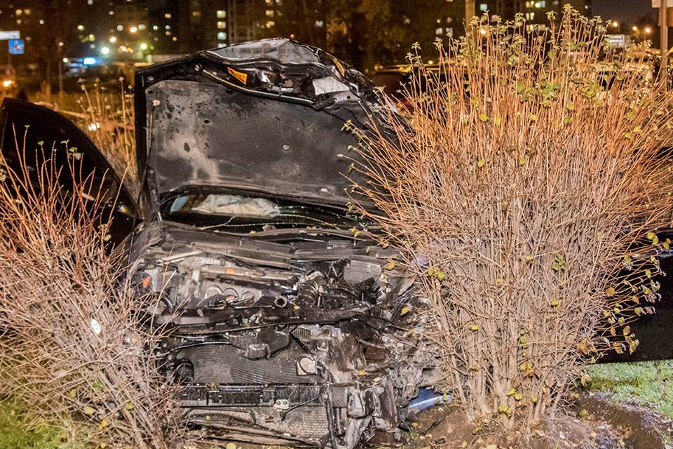 ДТП произошло на пересечении улиц Оноре де Бальзака и Каштановой около 19:30 ДТП произошло на пересечении улиц Оноре де Бальзака и Каштановой около 19:30