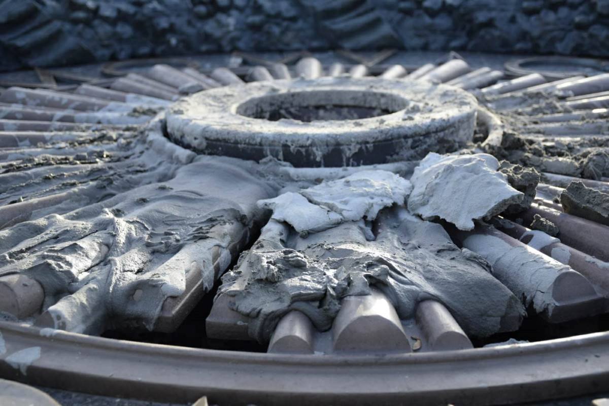 Потухший Вечный огонь заметили уборщики Потухший Вечный огонь заметили уборщики