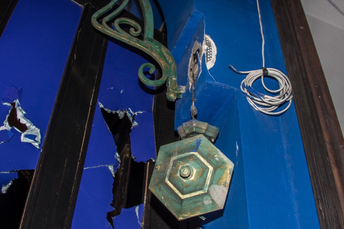 В "Золотой подкове" разбиты стены 