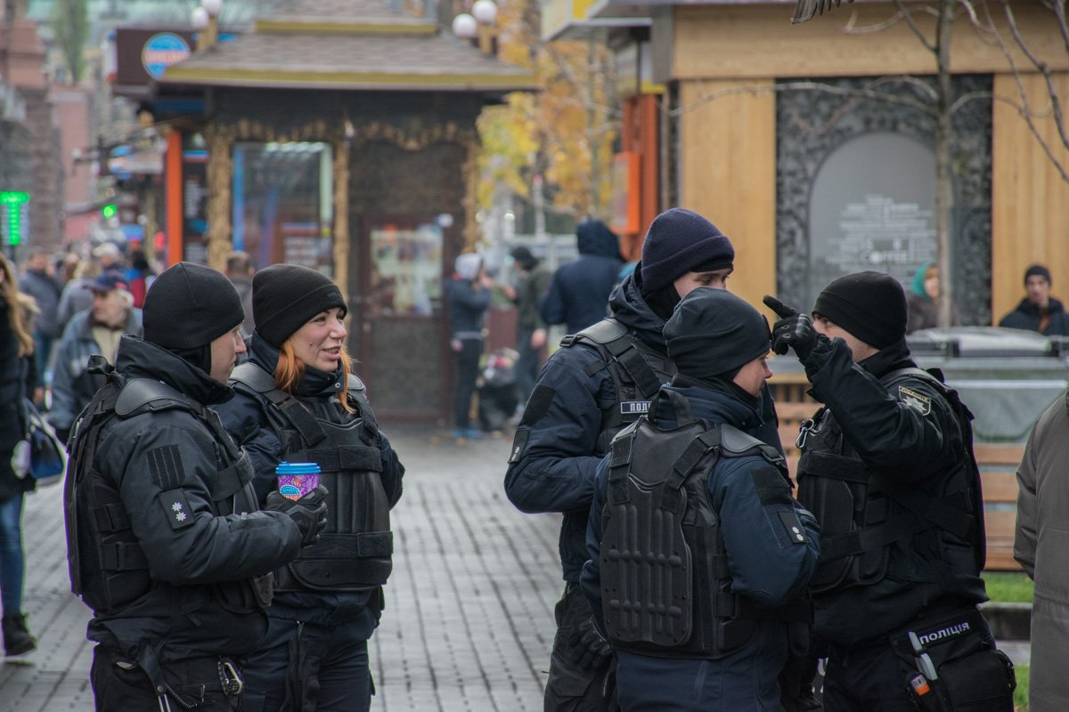 Такие меры предосторожности ввели в связи с проведением в Киеве мероприятий, приуроченных ко Дню достоинства и свободы
