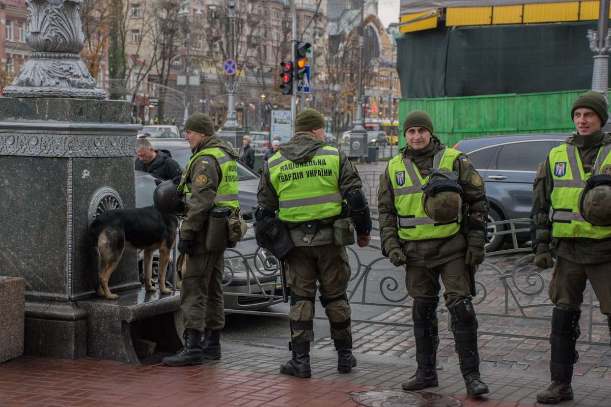Охранять город вышла и Нацгвардия Украины