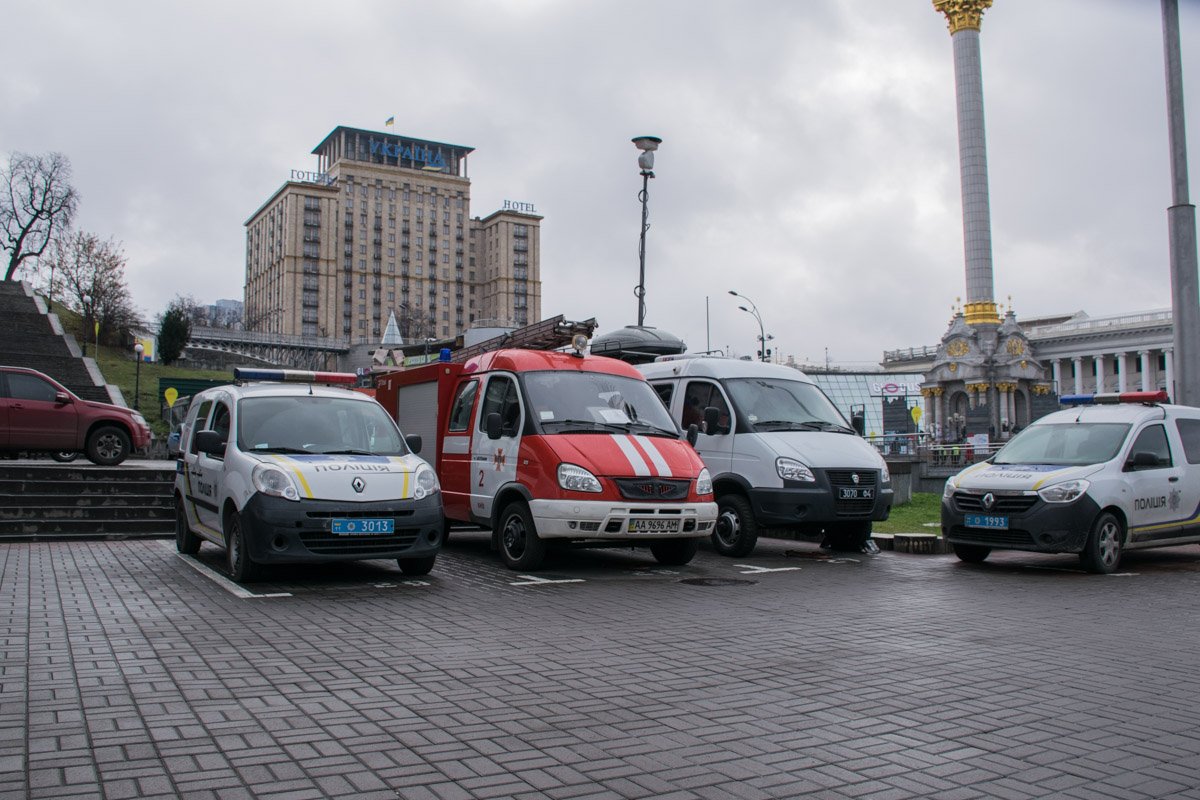Кроме полиции, на Майдане дежурят пожарные