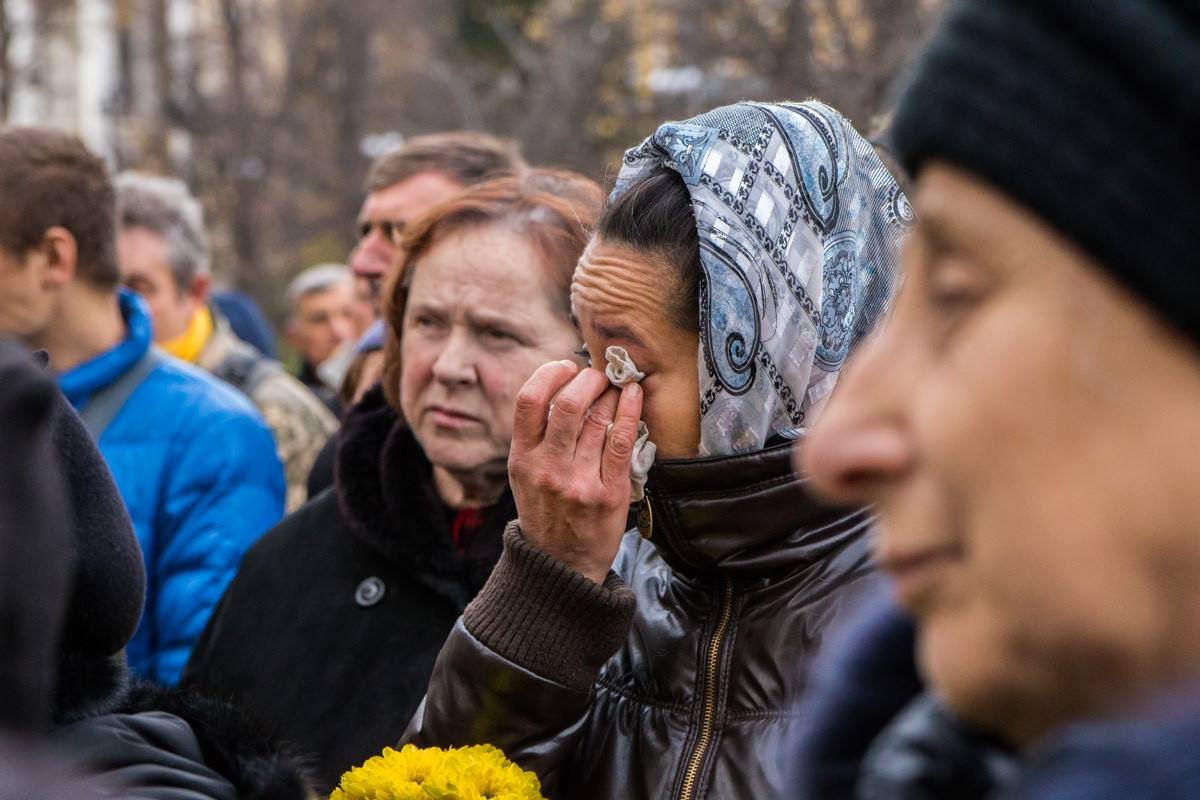Большинство женщин плакали