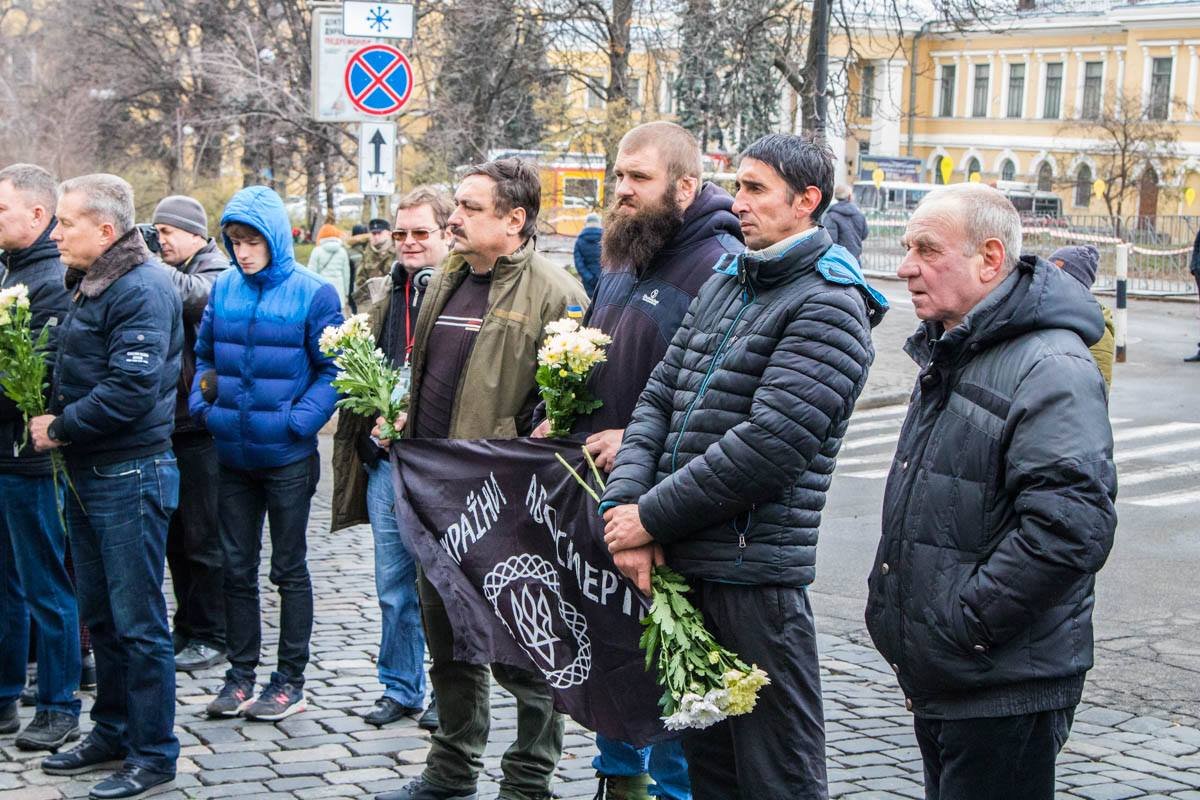 Люди вспоминали своих погибших побратимов 